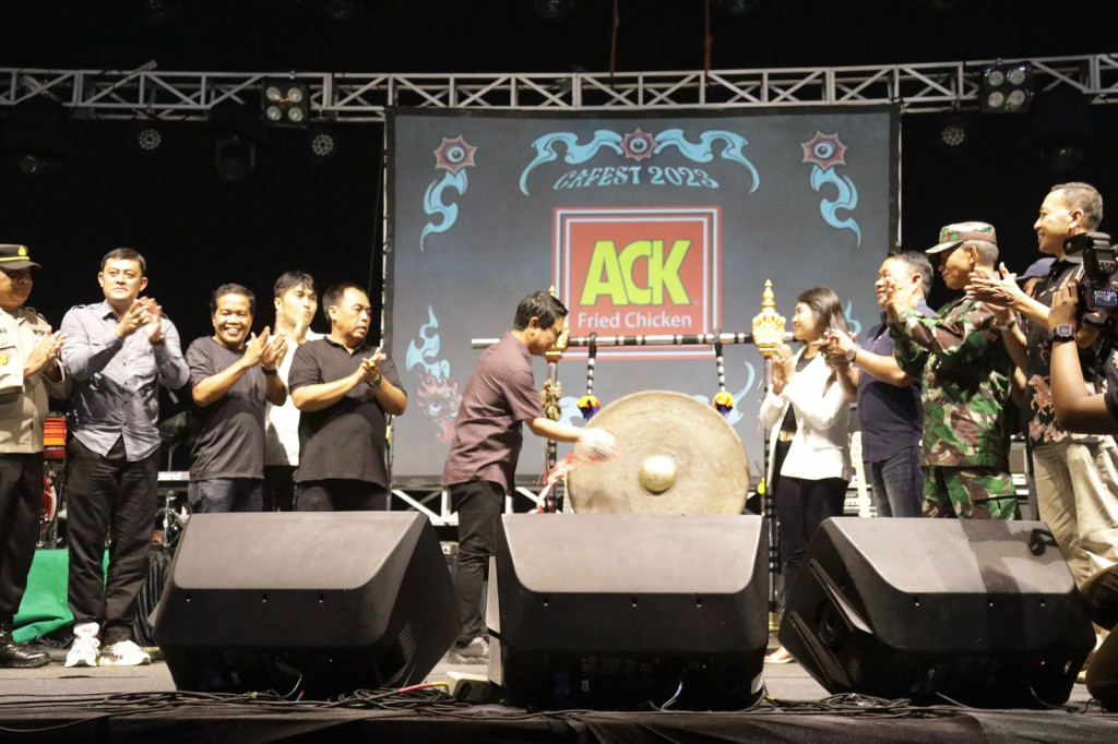 Sekda Wayan Adi Arnawa Buka Carangsari Festival II Tahun 2023